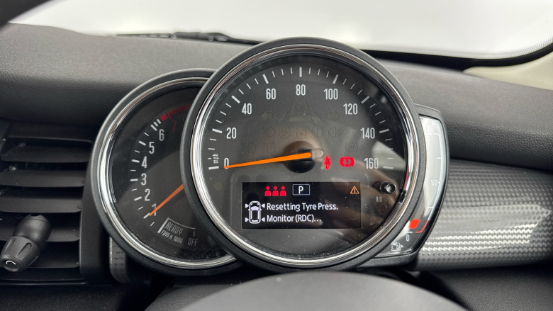 MINI Hatchback 1.5 Cooper Classic II 5dr Auto Petrol Hatchback